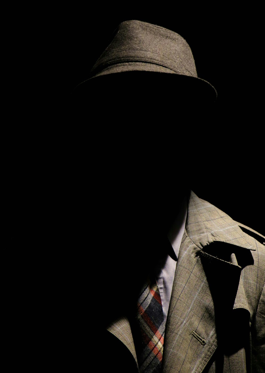detective investigating crime